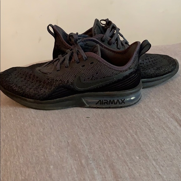 Nike Shoes - Nike Air Max